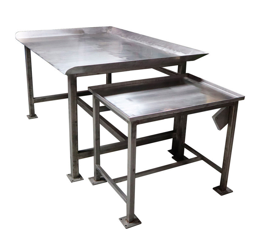 https://schaumburgspecialties.com/wp-content/uploads/2022/06/1custom-table.jpg