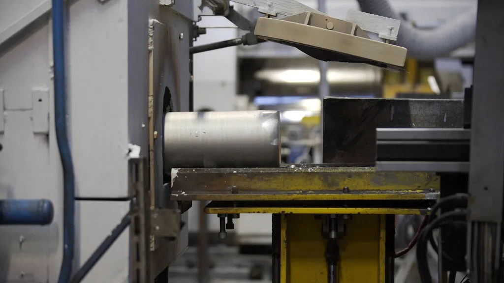 Metal Extruding Metal Extruding