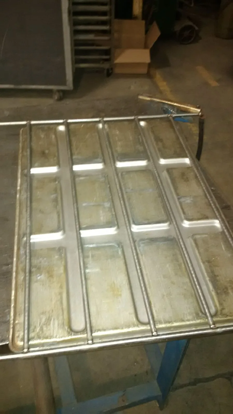 Hillshire pan type 4 for offload racks