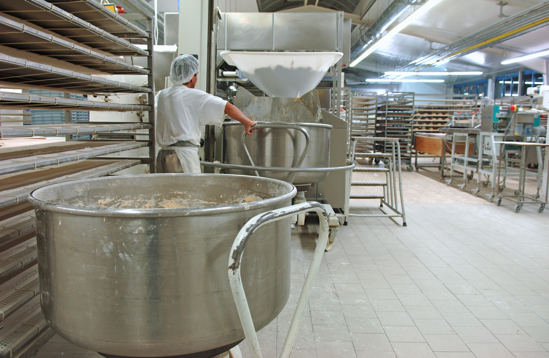 Industrial Bakery Dough Mixing Equipment Worker | Schaumburg Specialties